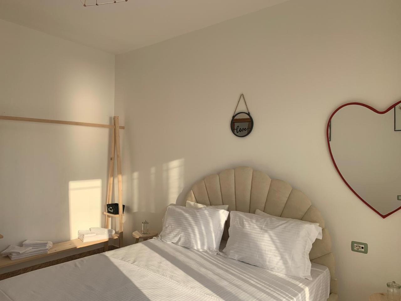 Kenza Apartments Sarande Phòng bức ảnh
