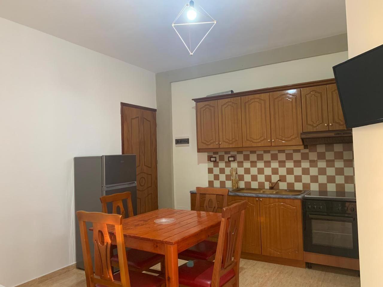 Kenza Apartments Sarande Phòng bức ảnh