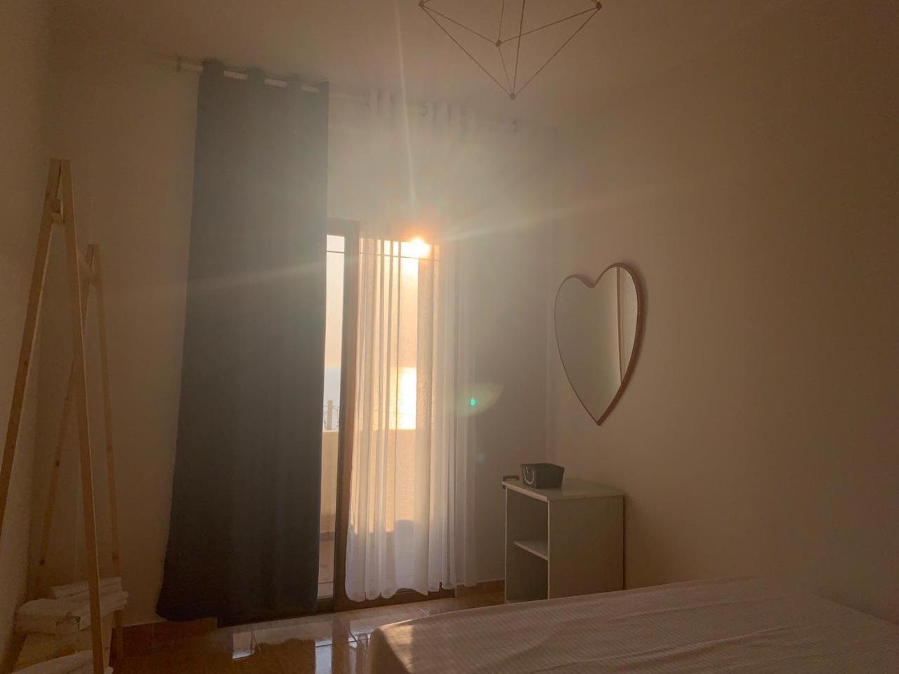 Kenza Apartments Sarande Phòng bức ảnh